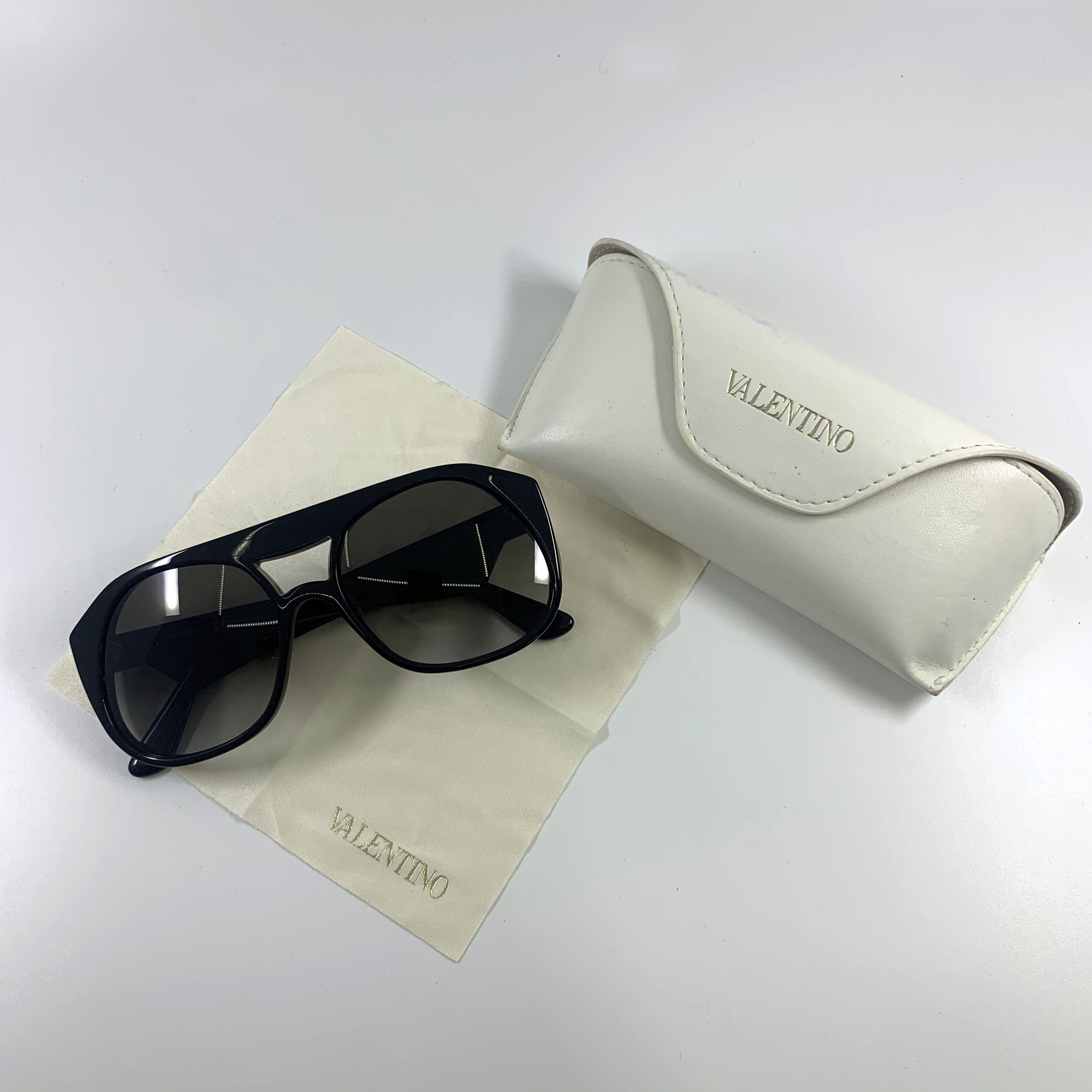 [Valentino] Black Sunglass - Size O/S